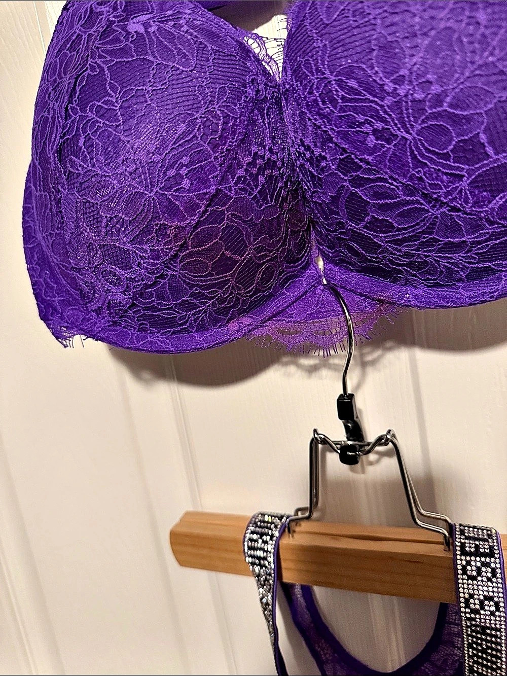 Victoria's Secret Logo Shine Strap Push-Up Bra only Purple 38D - Picture 4 of 4